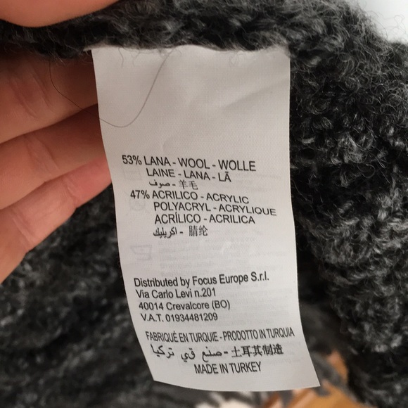 GUESS by Marciano Poncho - Picture 6 of 7